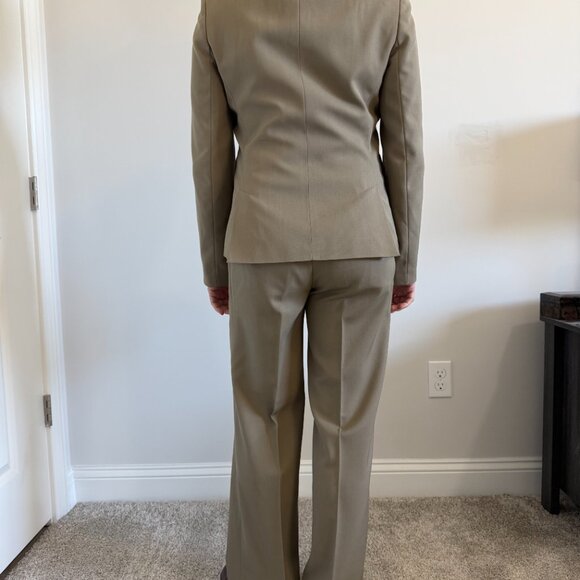 Anne Klein Beige Pant Suit - Picture 3 of 10